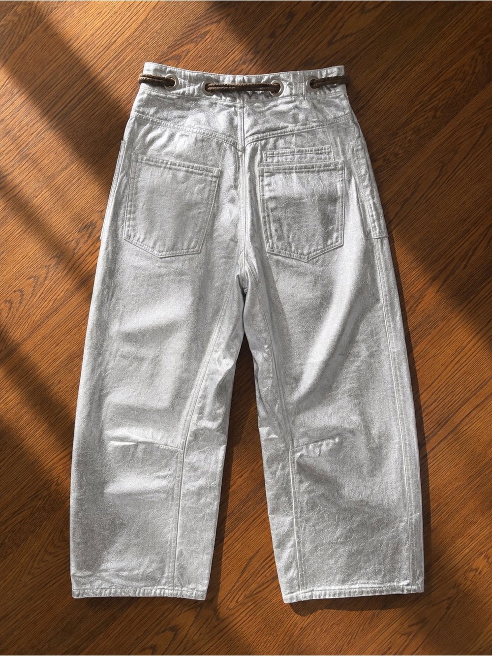 We the Free Moxie Low Slung Pull On Barrel Pants in Metallic Silver Sz 31 NWOT - Picture 2 of 4